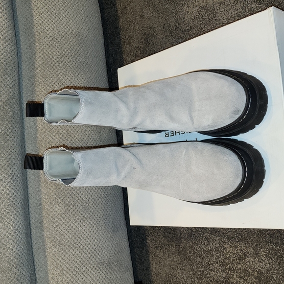 Marc Fisher light gray Pauline Lugsole Boots - Picture 2 of 9